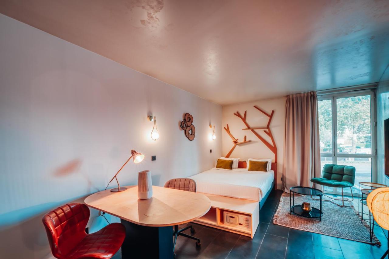 Cowool Cergy Aparthotel Exteriör bild