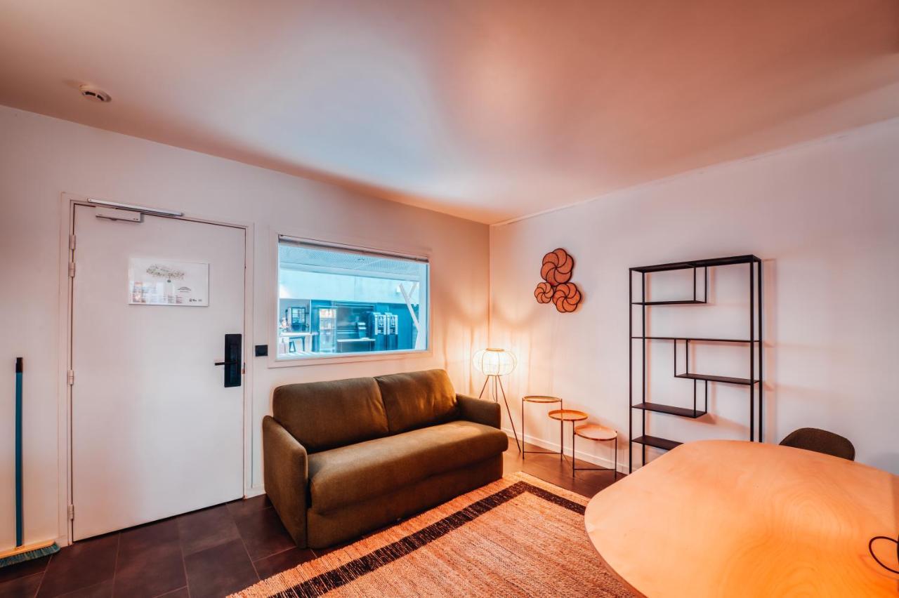 Cowool Cergy Aparthotel Exteriör bild