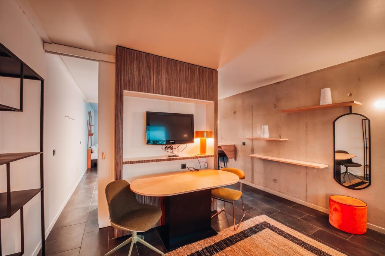 Cowool Cergy Aparthotel Exteriör bild