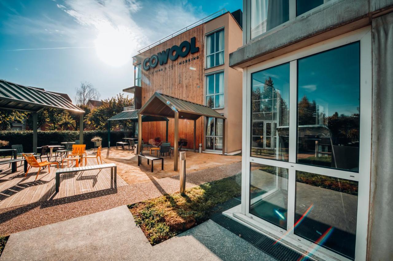 Cowool Cergy Aparthotel Exteriör bild